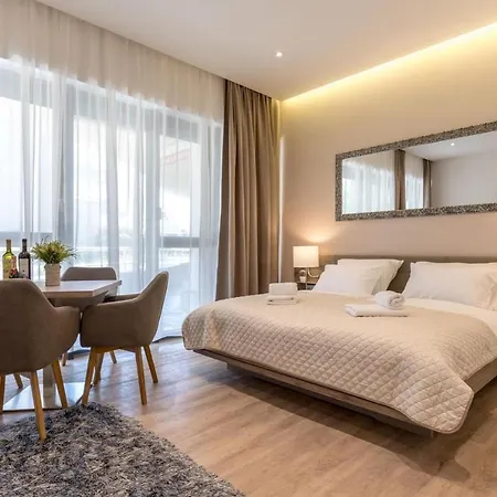 Luxury Marigold In Apartament