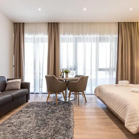 Luxury Marigold In Apartament