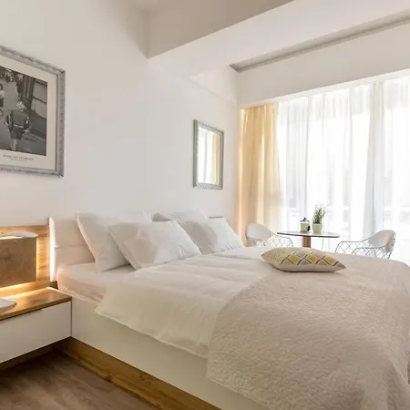 Luxury Marigold In Split